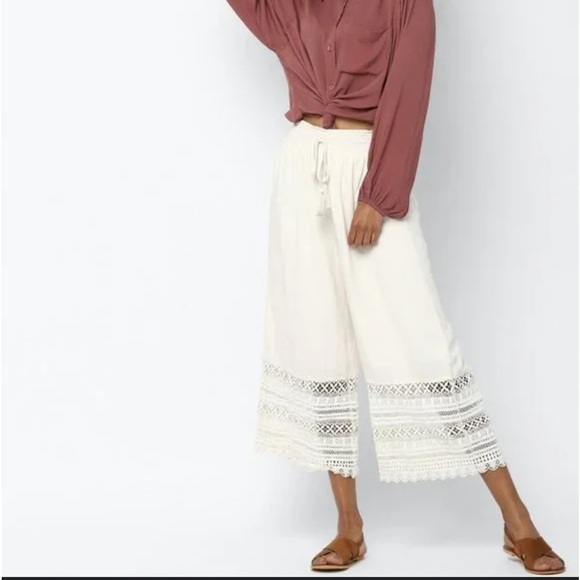 American eagle ivory wide leg crochet hem pull on pants size small p - Picture 1 of 10